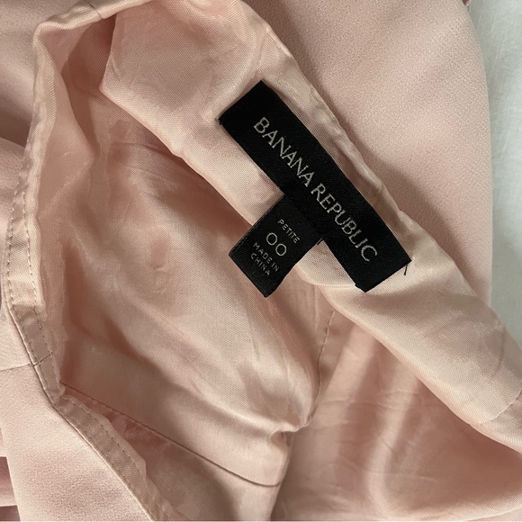 Banana Republic pink flowy spring/summer skirt - Picture 3 of 3